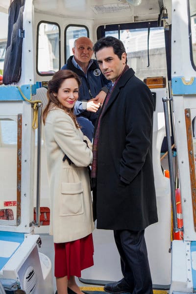 In one of the most unique fall Hallmark movies, Love at the Thanksgiving Day Parade sets the tone for the season. Stars Autumn Reeser and Antonio Cupo.