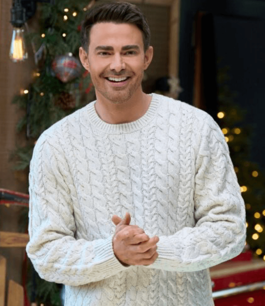 Jonathan Bennett in Finding Mr. Christmas Season 2